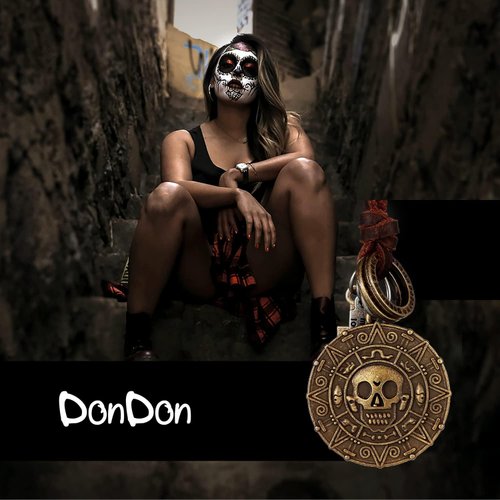 Azteken-Medaillon mit Totenkopf Detail