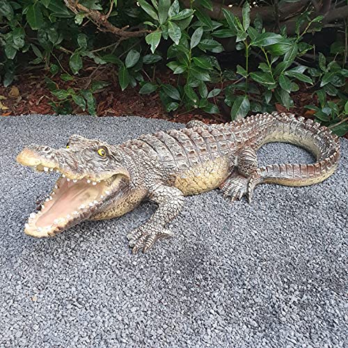 Lebensgroßes Krokodil aus Kunstharz