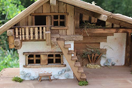 Alpenländische Weihnachtskrippe mit Figurenensemble Detail