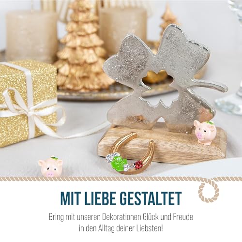 Kleeblatt-Skulptur auf Mangoholz Detail