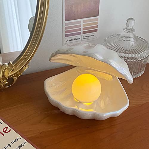 Muschel-Lampe mit leuchtender Perle