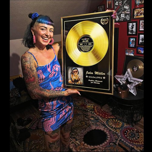 Personalisierte Goldene Schallplatte im Rahmen Detail