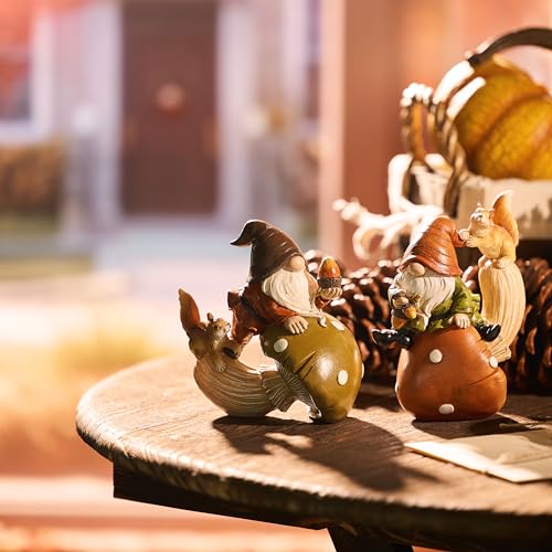 Herbstliche Wichtel-Figuren mit Eichhörnchen