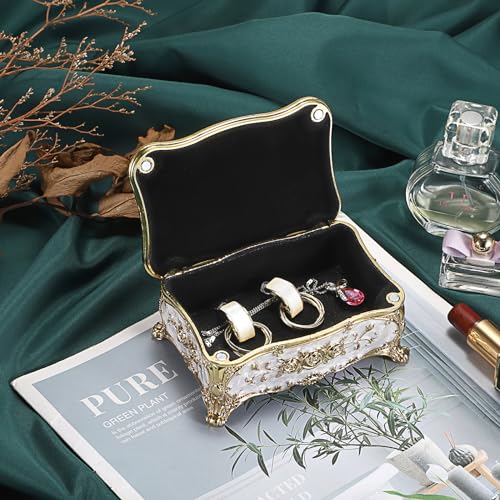 Vintage Schmuckschatulle mit Rosendekor Detail