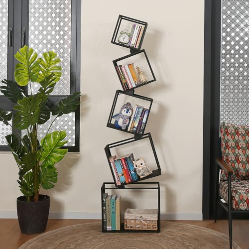 Schräg gestapeltes Bücherregal aus Metall