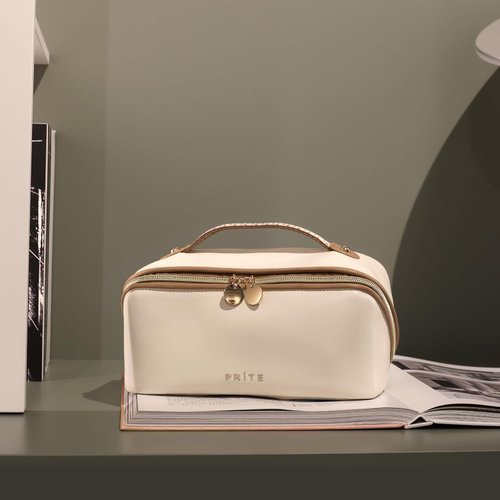 Prite Kosmetiktasche in Lederoptik