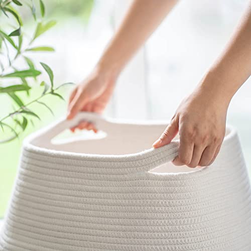 Zweifarbiger geflochtener Wäschekorb Detail