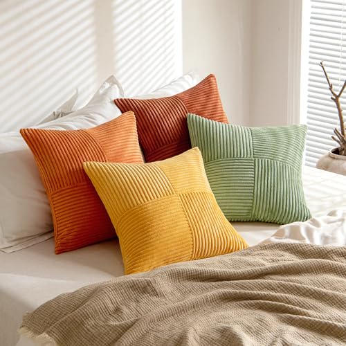 Kordsamt-Kissenhüllen im Patchwork-Design