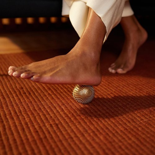 ShaktiMat Akupressur-Kugel aus Messing Detail