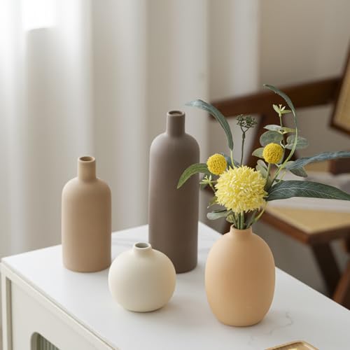 Keramik-Vasenquartett in Morandi-Tönen