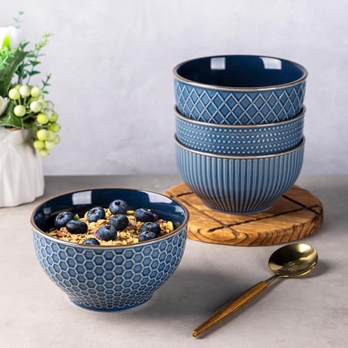 Steingut-Schalen mit Relief