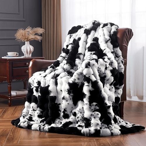 Kunstfell-Decke im Kuhfell-Design Detail